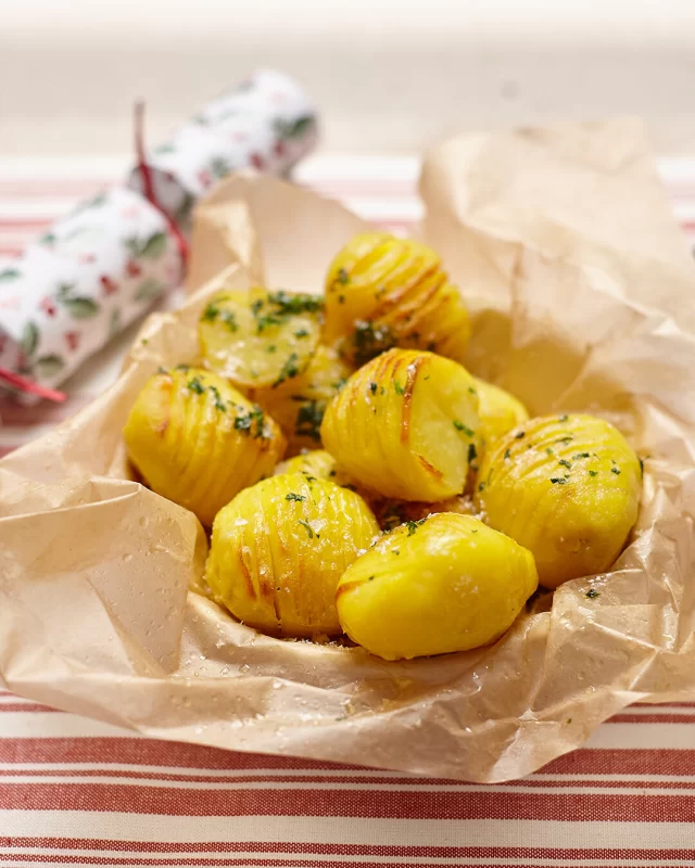 Want to elevate your spuds this Christmas? Try crafting up some hasselback potatoes. They're extra crispy and full of flavour - exactly what you want on Christmas Day!