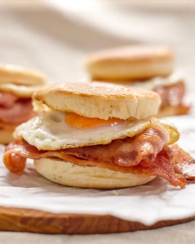 Do you like to start your morning with a muffin? We're talking about an English muffin, of course!Packed with a fried egg and plenty of beautiful raw cured bacon - you can't get any better than that to start your day!