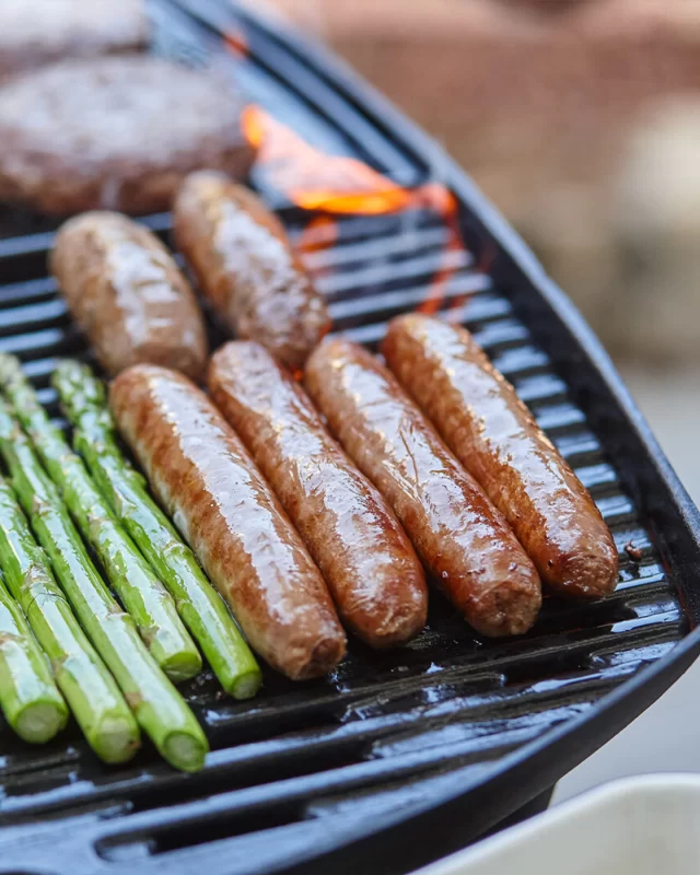 Nothing quite beats the smells, sights and sounds of a spring BBQ. 

Smelling the aroma of butcher quality sausages woft around the backyard. Watching the glistening sausages sizzling away. Chatting with your family about what you'll fill your plate with. How good does that sound? 

#BBQ #sausages #beefsausages #springbbq #bbqseason