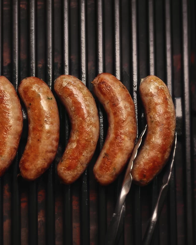 This is your sign to start planning a BBQ for the weekend 🌭

Butcher quality sausages, fried onions, potato salad, grilled corn, crusty rolls - doesn't get much better than that 😍

#bbq #australianbbq #bbqsausages #beefsausages #springbbq